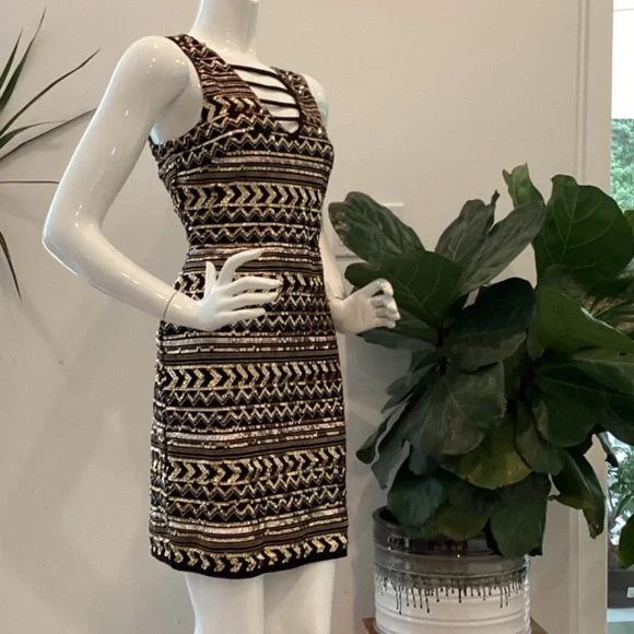 NWT GIANNI BINI GB BLACK AND GOLD SEQUENCE EMBELLISHED COCKTAIL DRESS SZ M - Picture 3 of 16